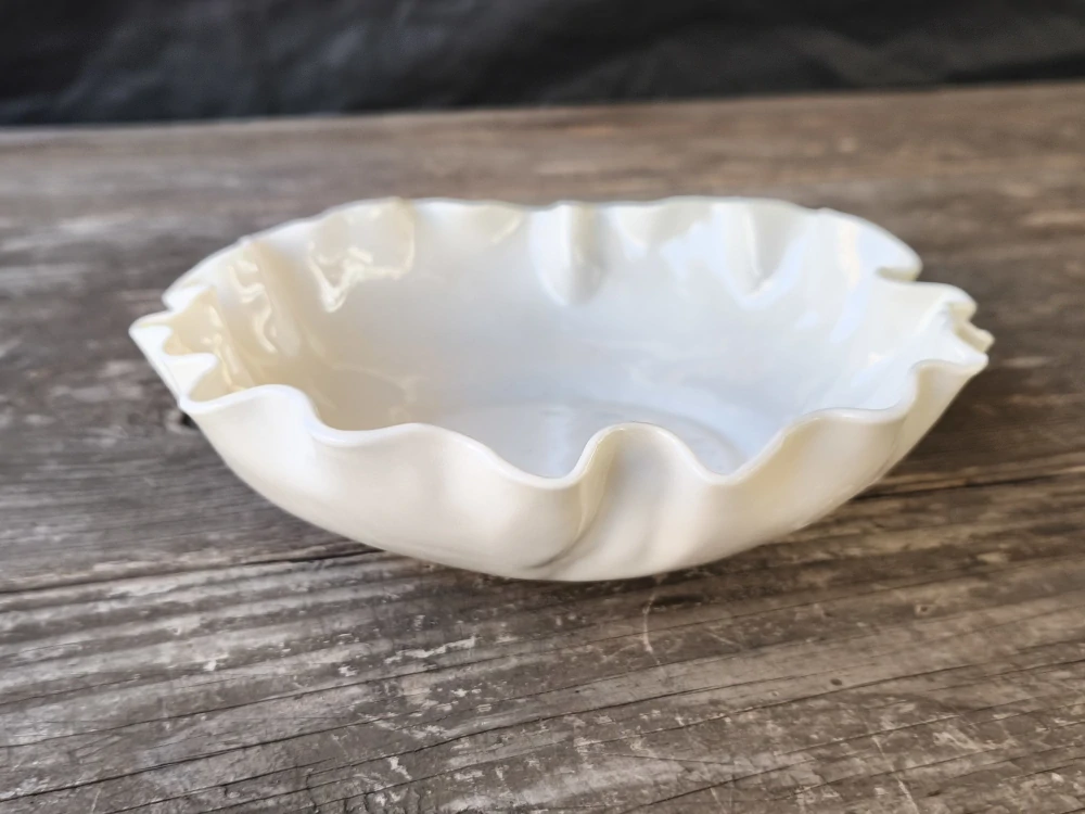 Exkluzívna autorská porcelánová misa – „biele zlato“ v čistej organickej forme 