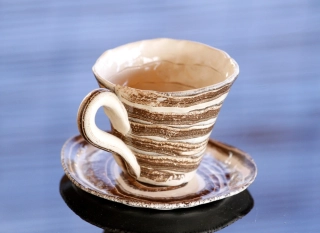 Keramická šálka na kávu - cappuccino a čaj 150 ml – Unikát! - béžovo-hnedá - ručná výroba – modelovaná